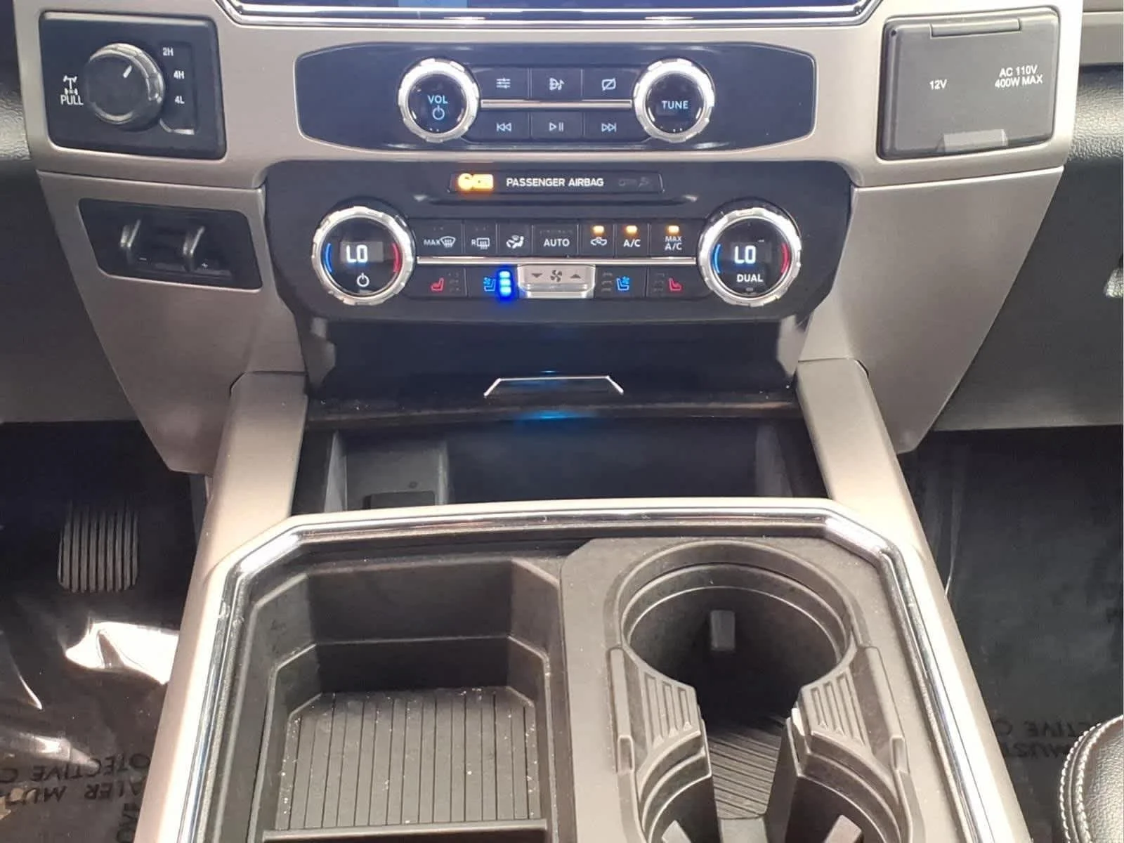 Used 2022 Agate Black Metallic Ford LARIAT image 25