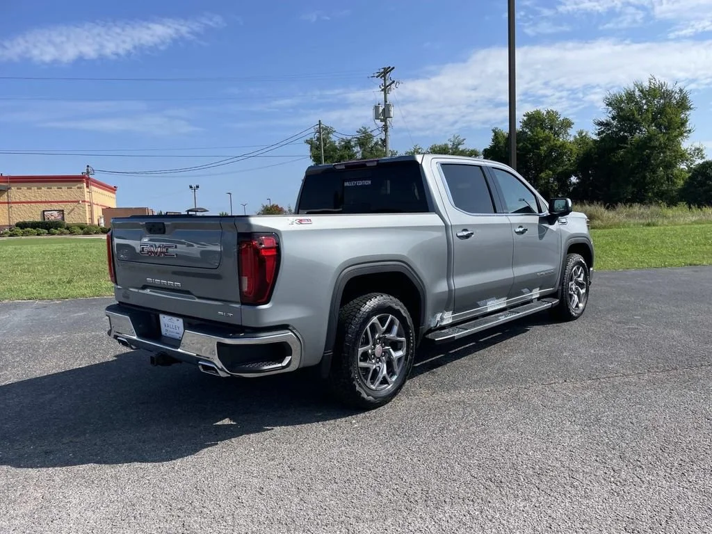 New 2026 Summit White GMC SLT image 4
