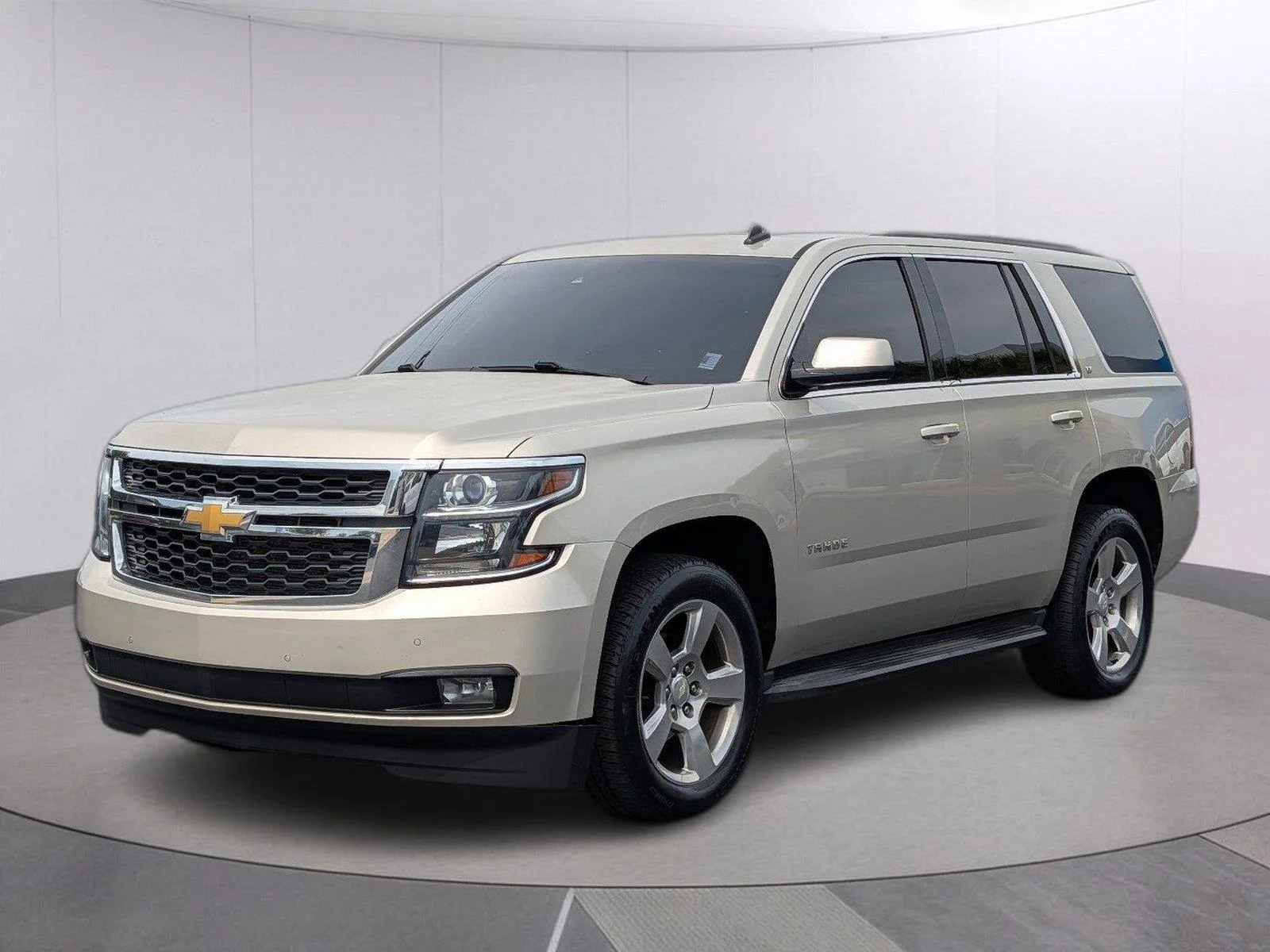 Used 2015 Champagne Silver Metallic Chevrolet LT image 1