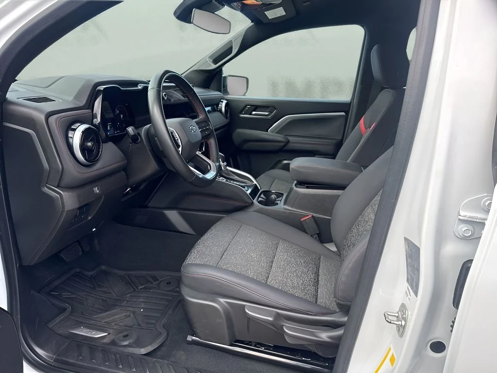 Used 2024 White Chevrolet Z71 image 9
