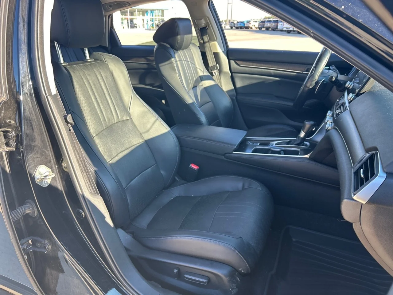 Used 2018  Honda Touring 1.5T image 21
