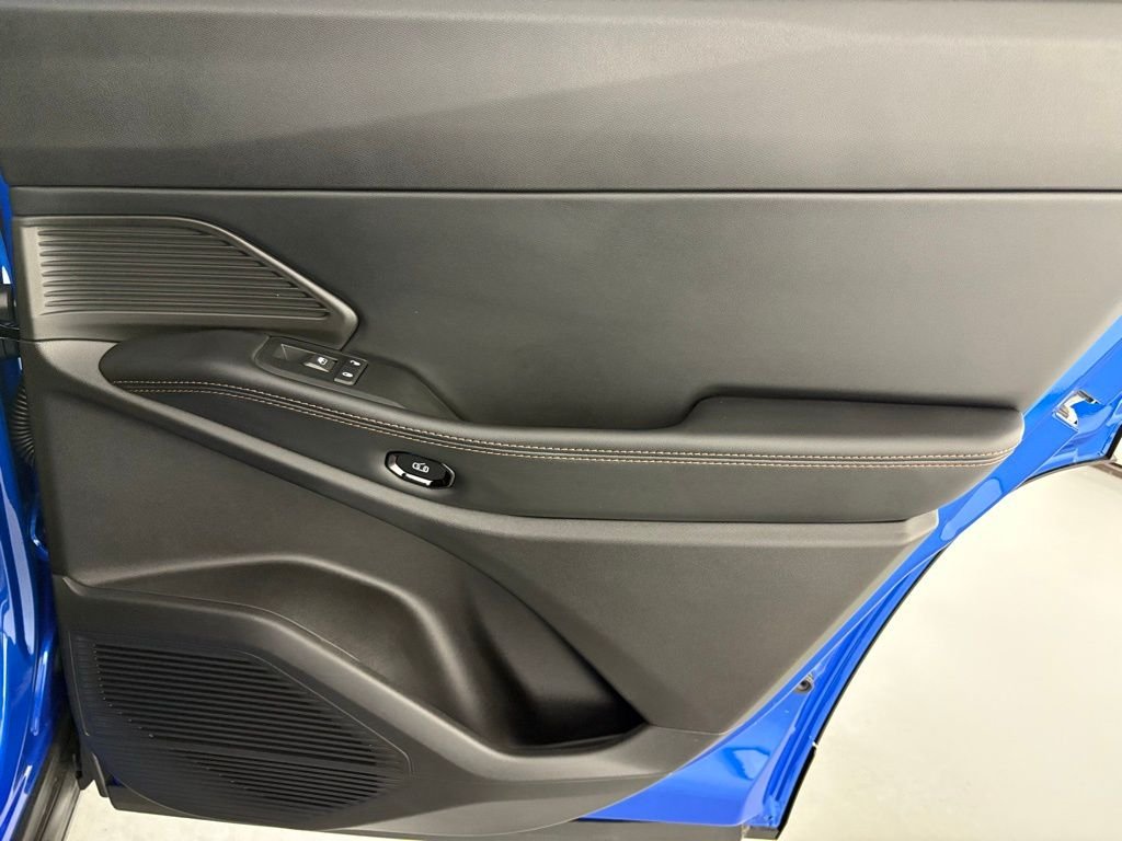 New 2026 Hydro Blue Pearl-Coat Exterior Paint Jeep Limited image 44