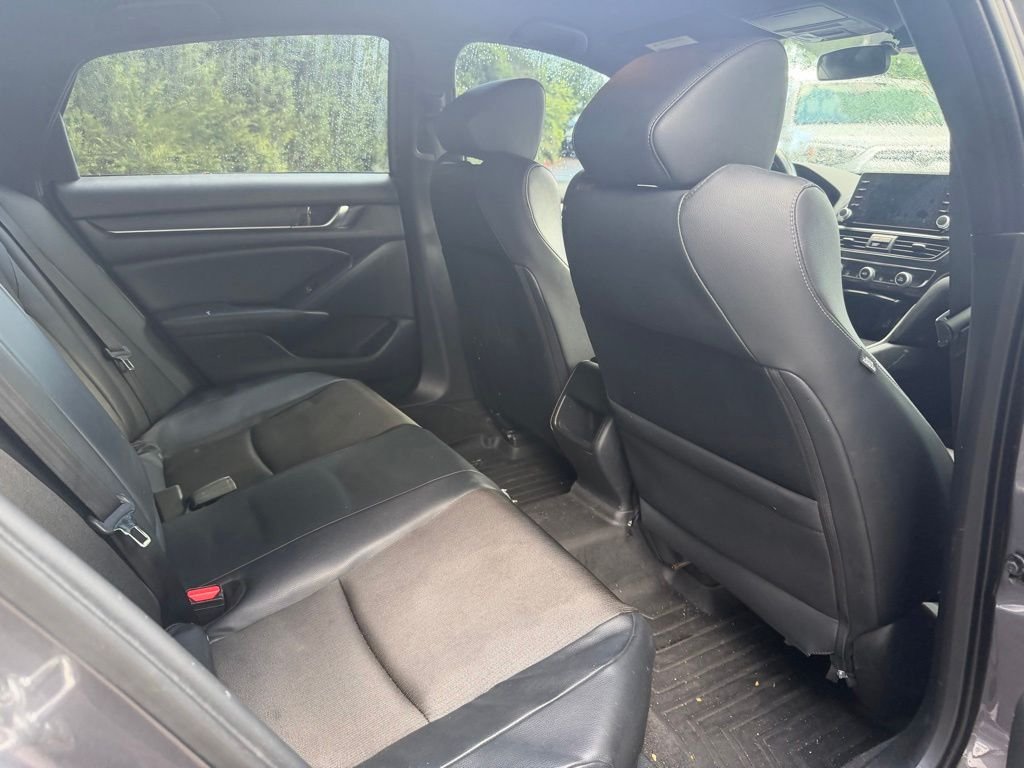 Used 2018  Honda Sport image 13