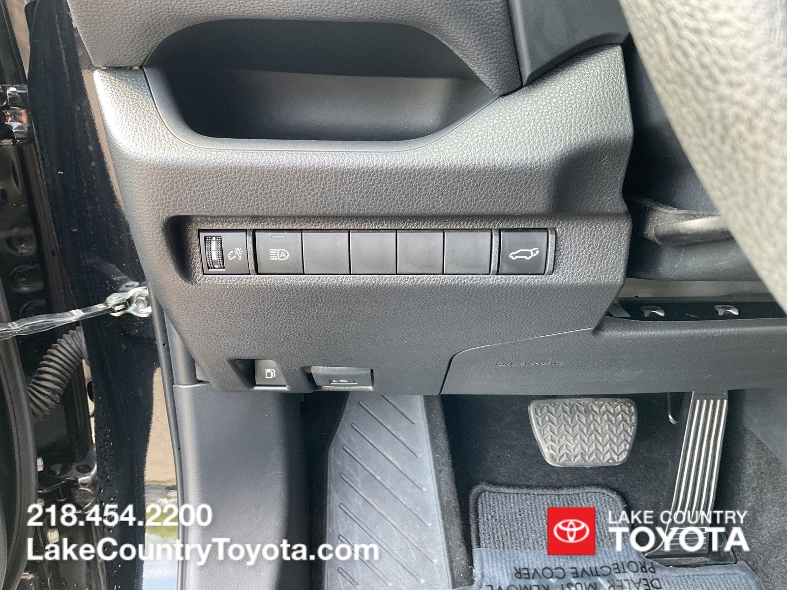 Used 2025 Black Toyota XLE image 25