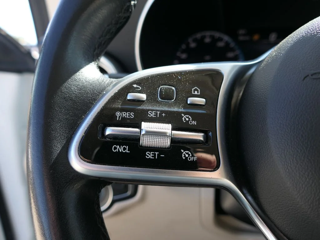 Used 2022 Polar White Mercedes-Benz GLC 300 4MATIC® image 15