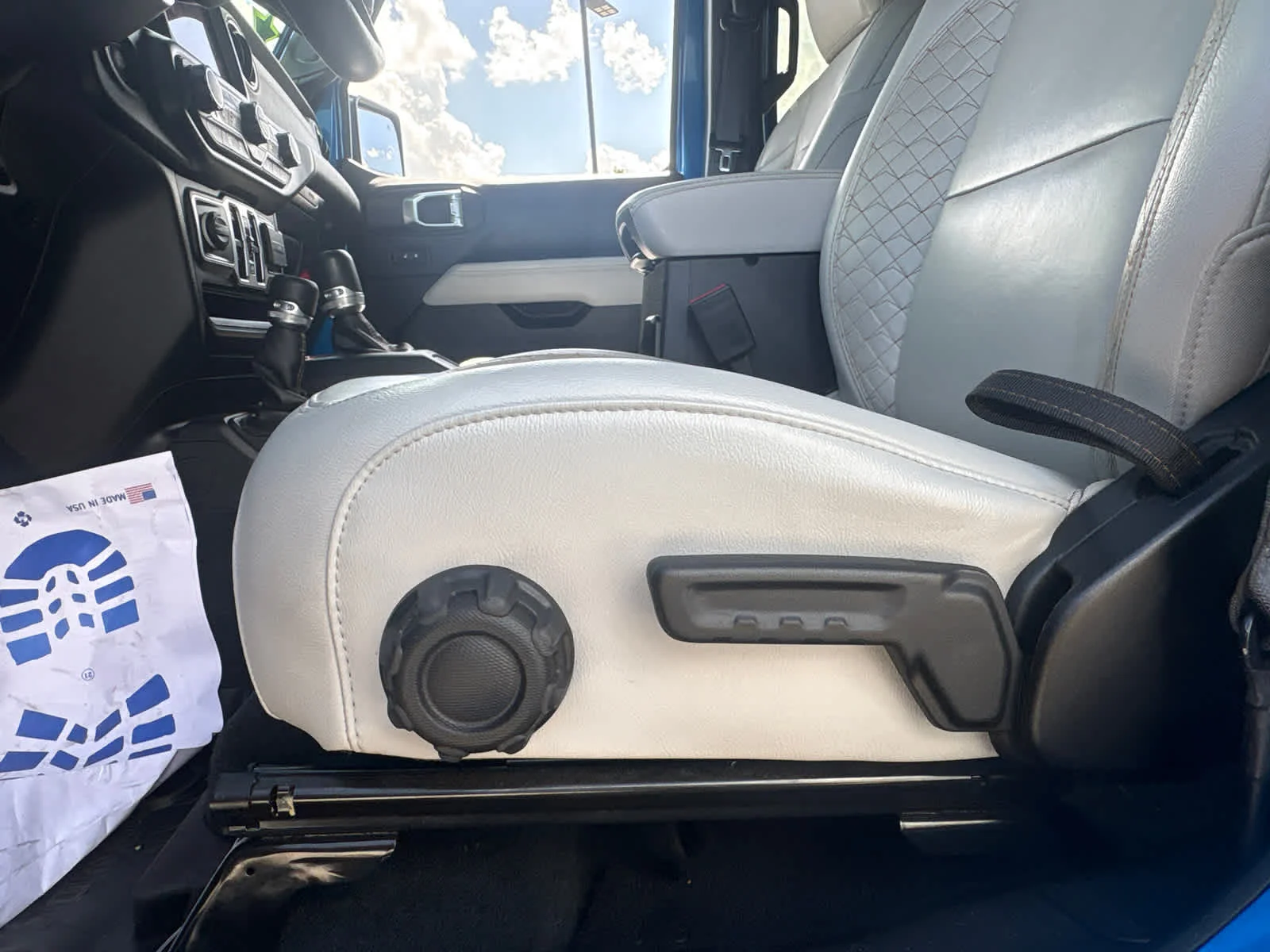 Used 2022 Hydro Blue Pearlcoat Jeep Unlimited Sahara High Altitude image 20