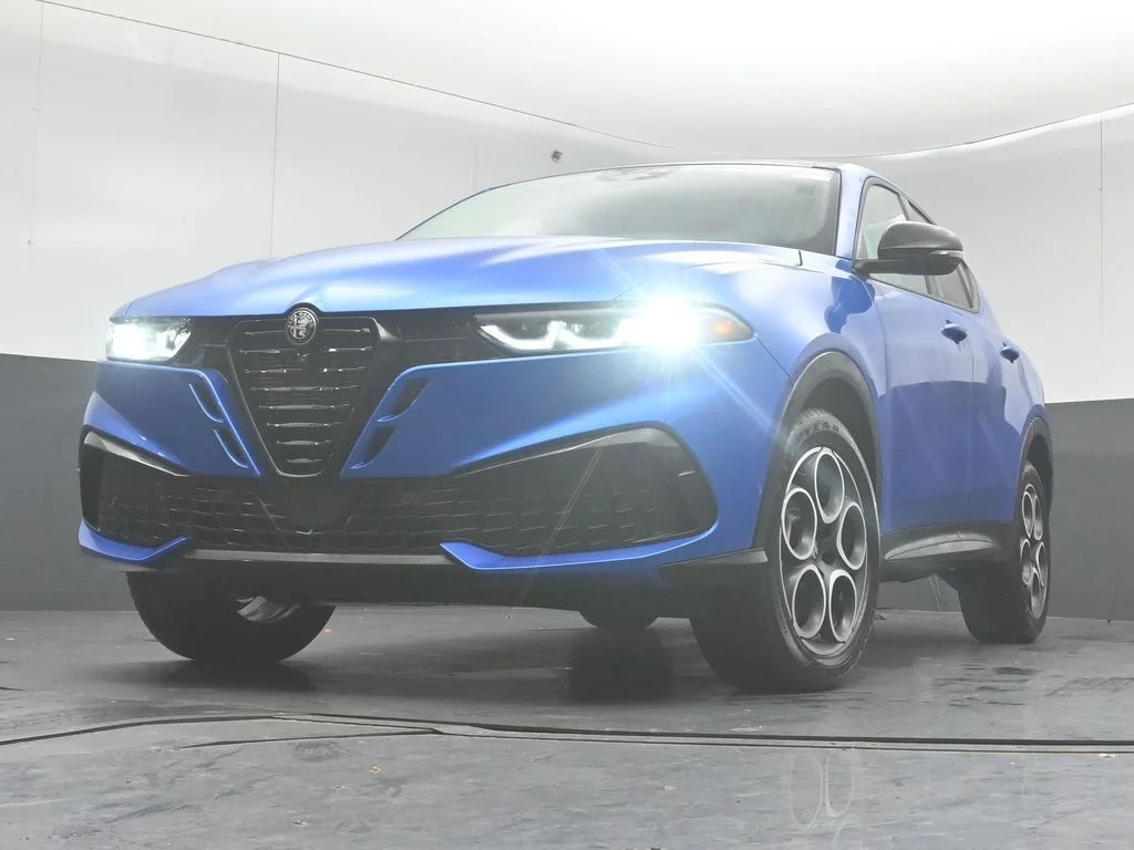 New 2026 Misano Blue Metallic Exterior Paint Alfa Romeo Base image 32