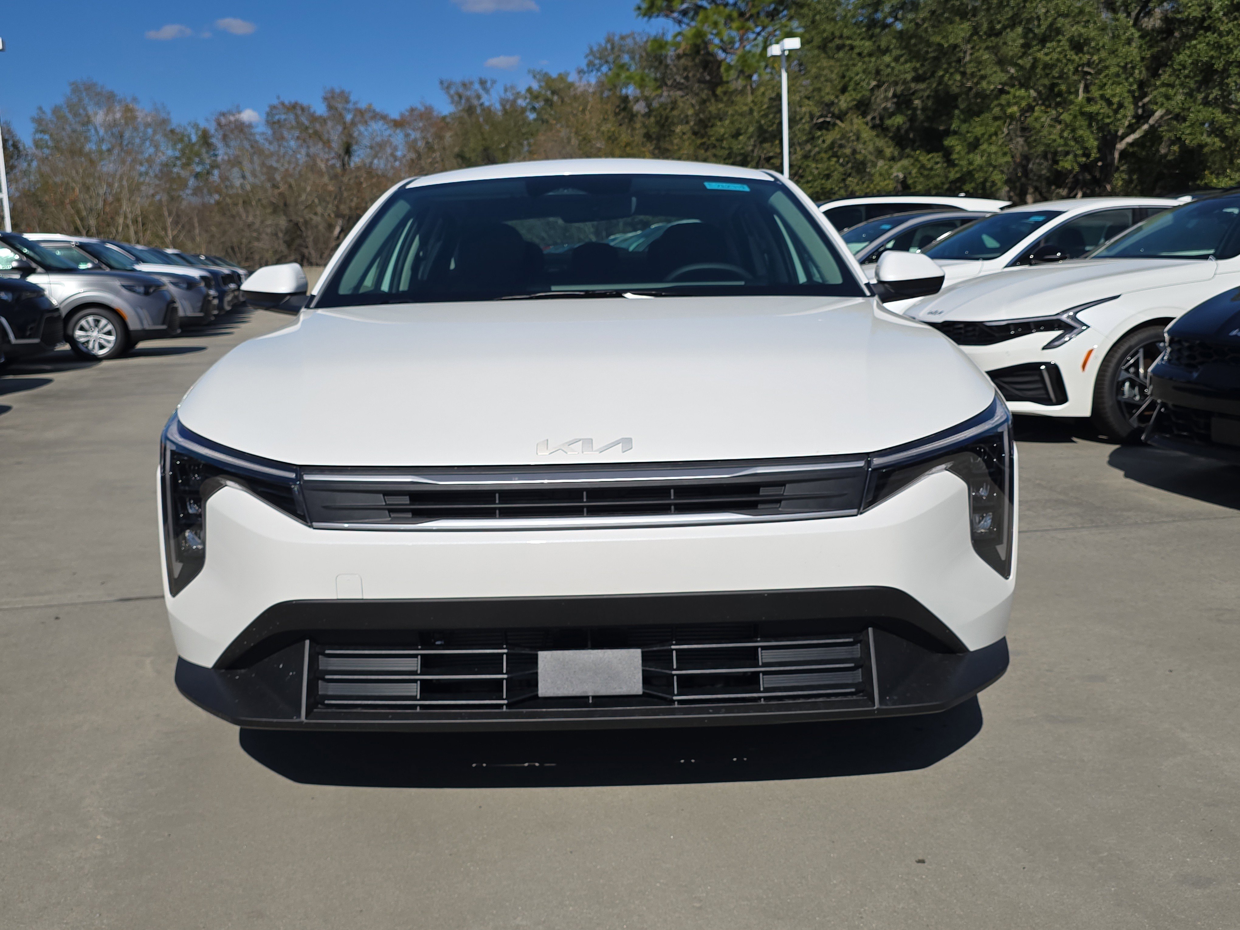 New 2026 Snow White Pearl Kia LXS image 3