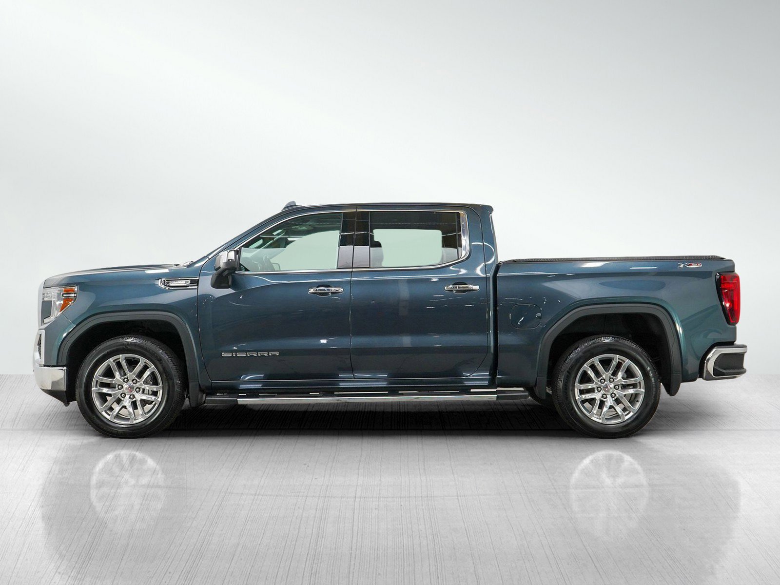 Used 2020 GMC Sierra 1500 SLT with VIN 3GTU9DET0LG426045 for sale in Roseville, Minnesota