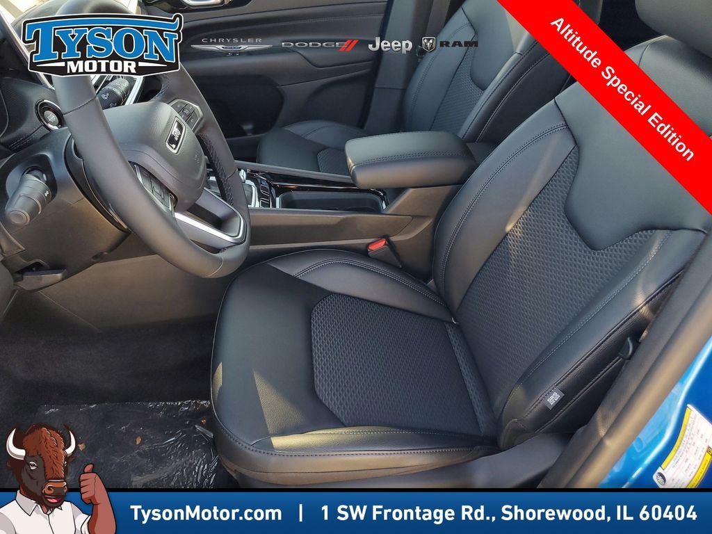 New 2026 Hydro Blue Pearlcoat Jeep Latitude image 16