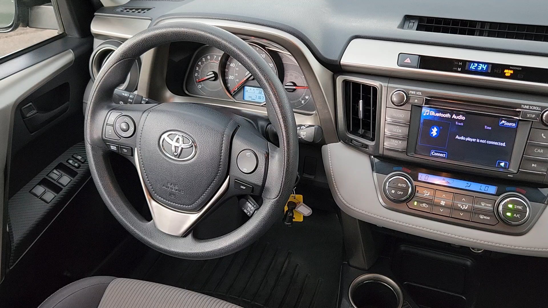 Used 2013 Spruce Mica Toyota XLE image 5