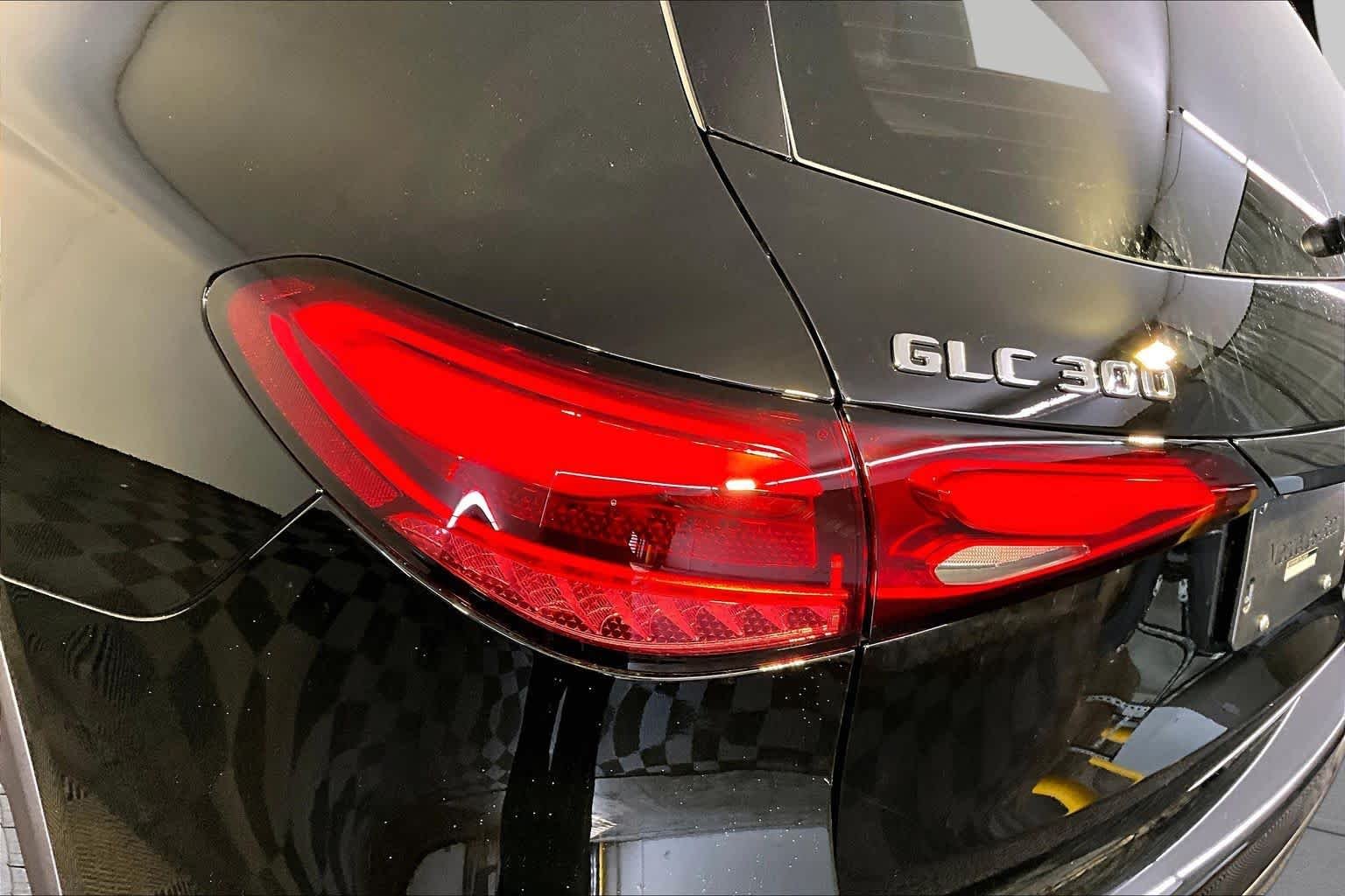 New 2026 040/Black Mercedes-Benz GLC 300 image 5