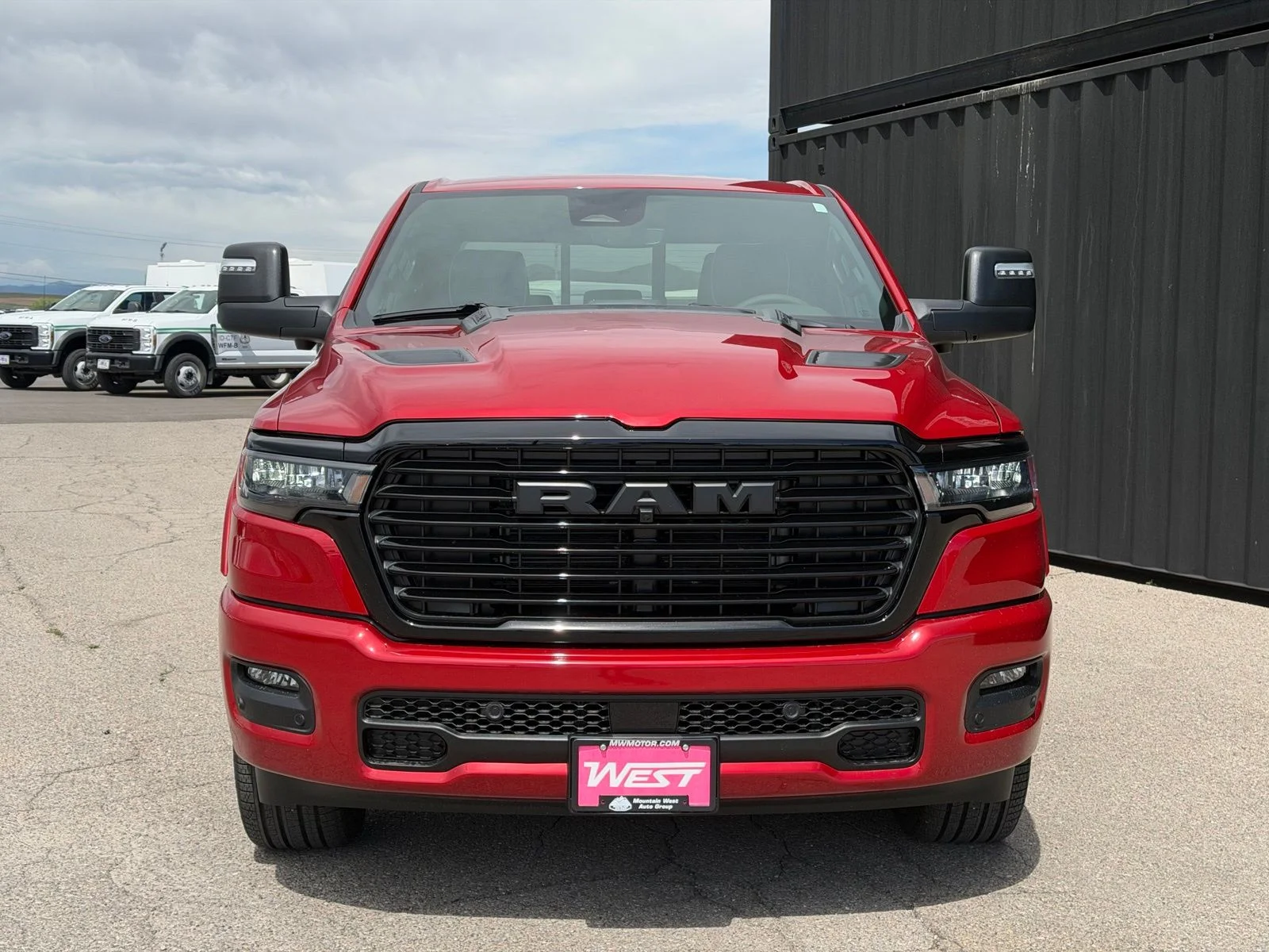New 2026 Molten Red Pearl-Coat Exterior Paint RAM Laramie image 2