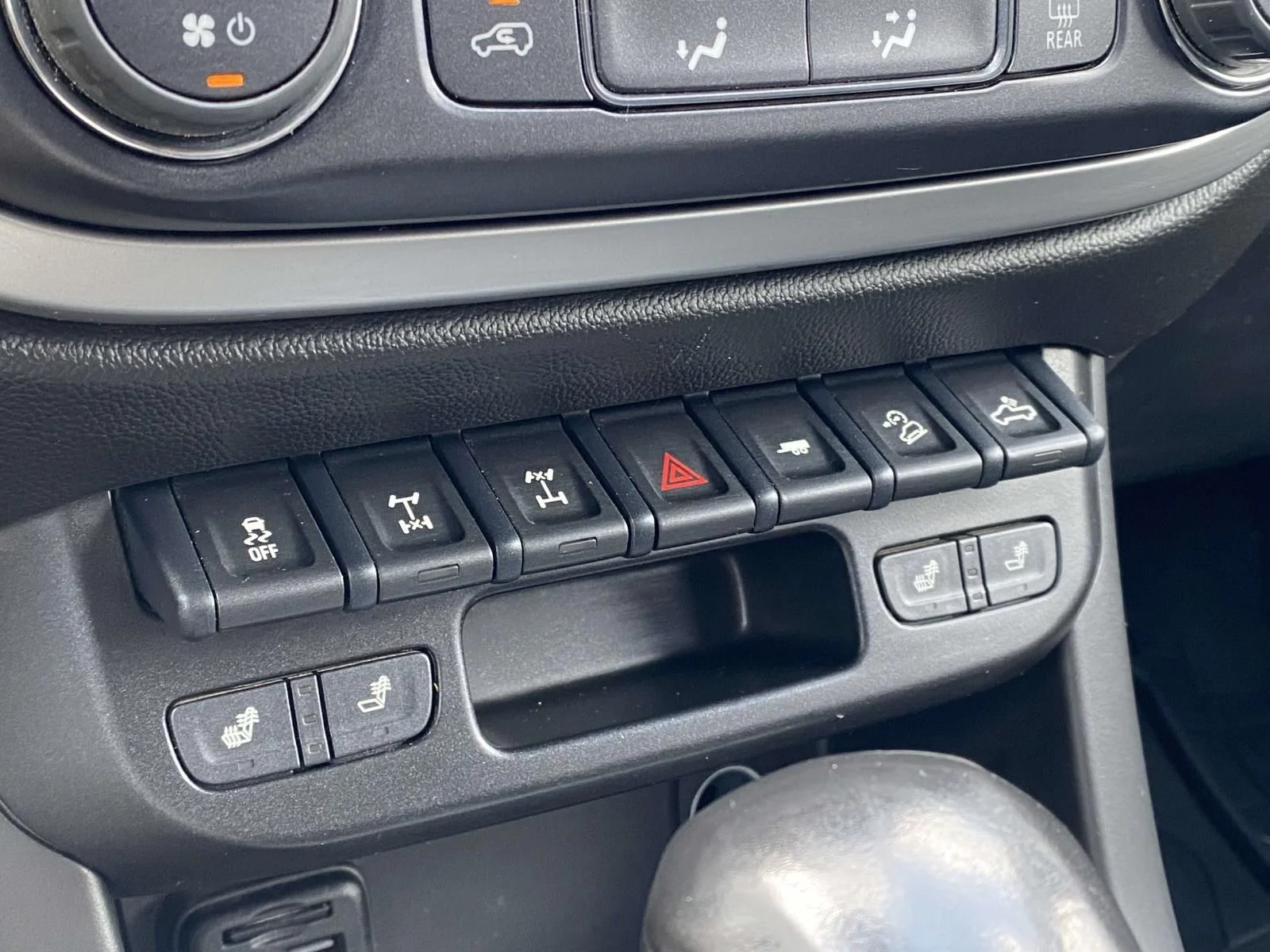Used 2022 Beige Chevrolet ZR2 image 19