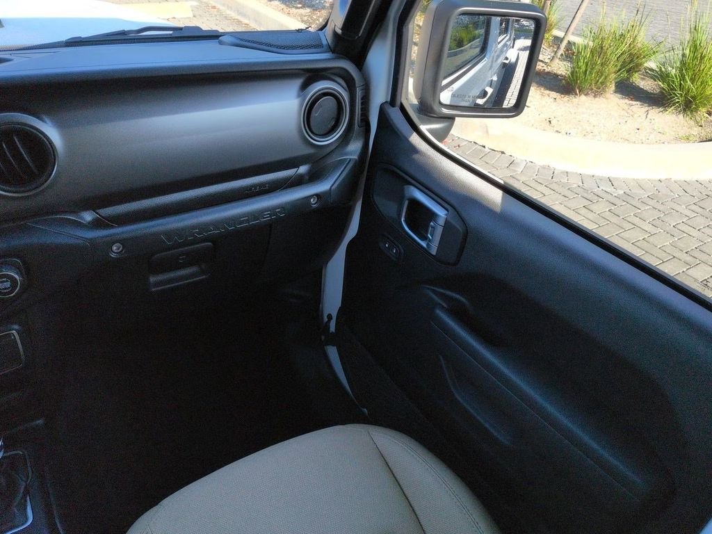 Used 2021 Bright White Clearcoat Jeep Unlimited Sport S image 18