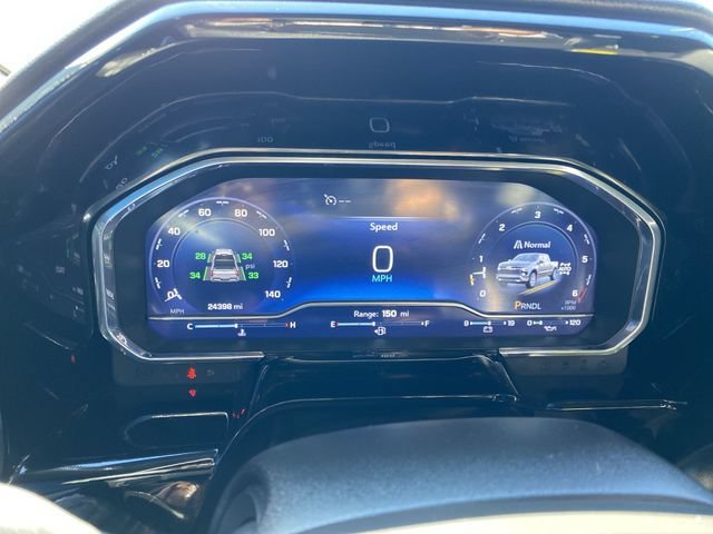 Used 2024 Summit White Chevrolet RST image 15