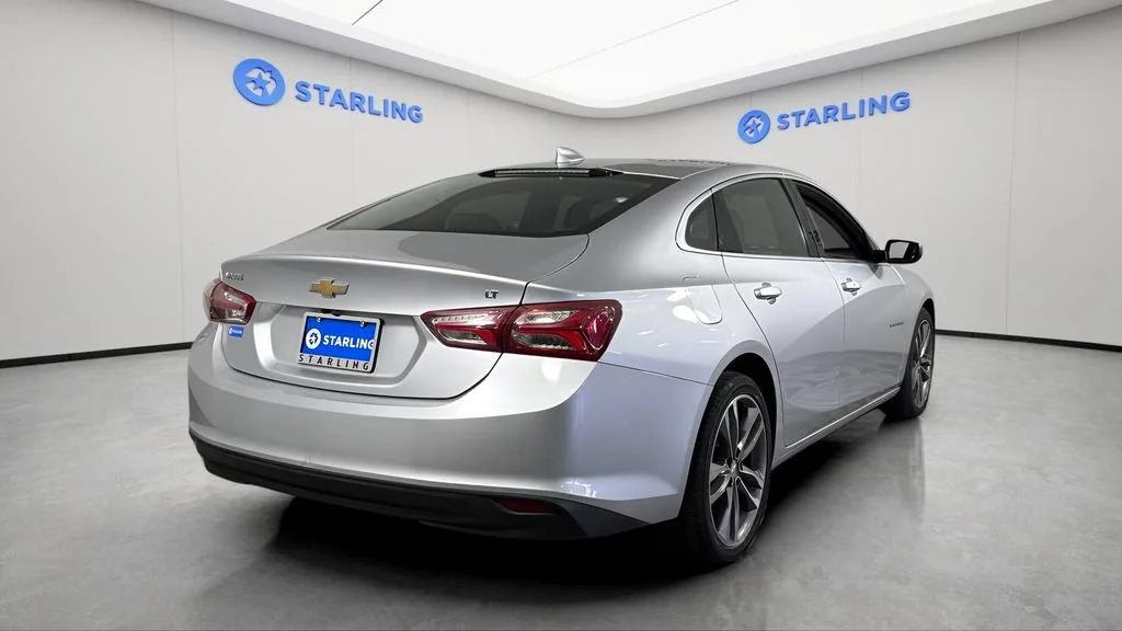 Used 2022 Silver Ice Metallic Chevrolet LT image 8