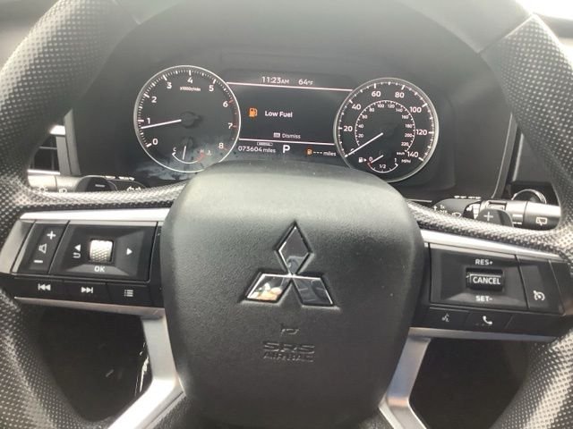 Used 2022 Silver Mitsubishi ES image 31