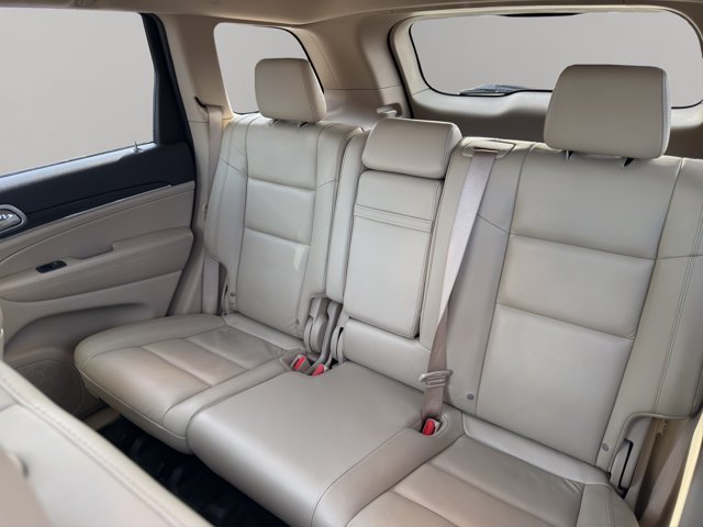 Used 2019 Diamond Black Crystal Pearlcoat Jeep Limited image 13