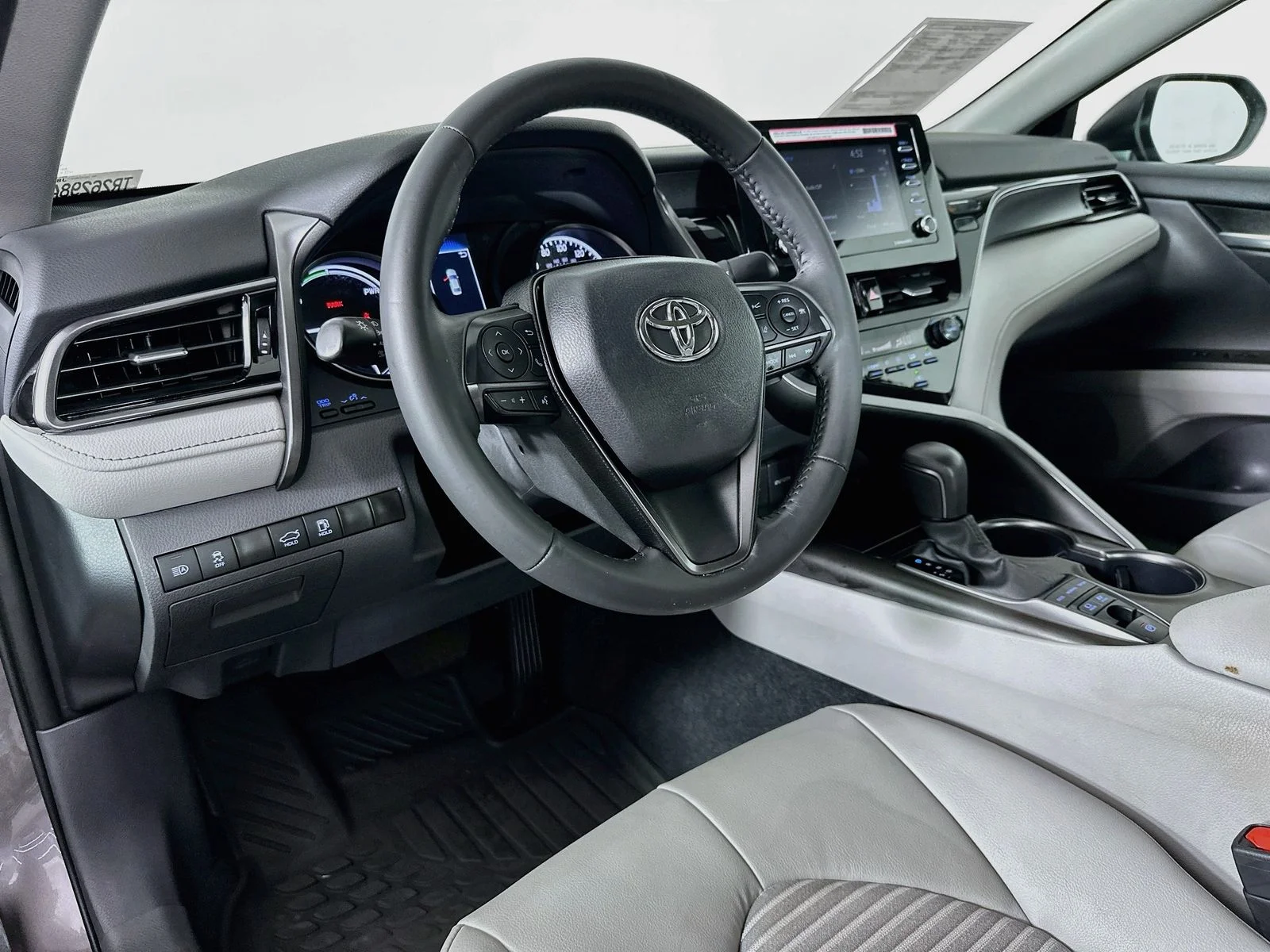Used 2024 Predawn Gray Mica Toyota SE image 9