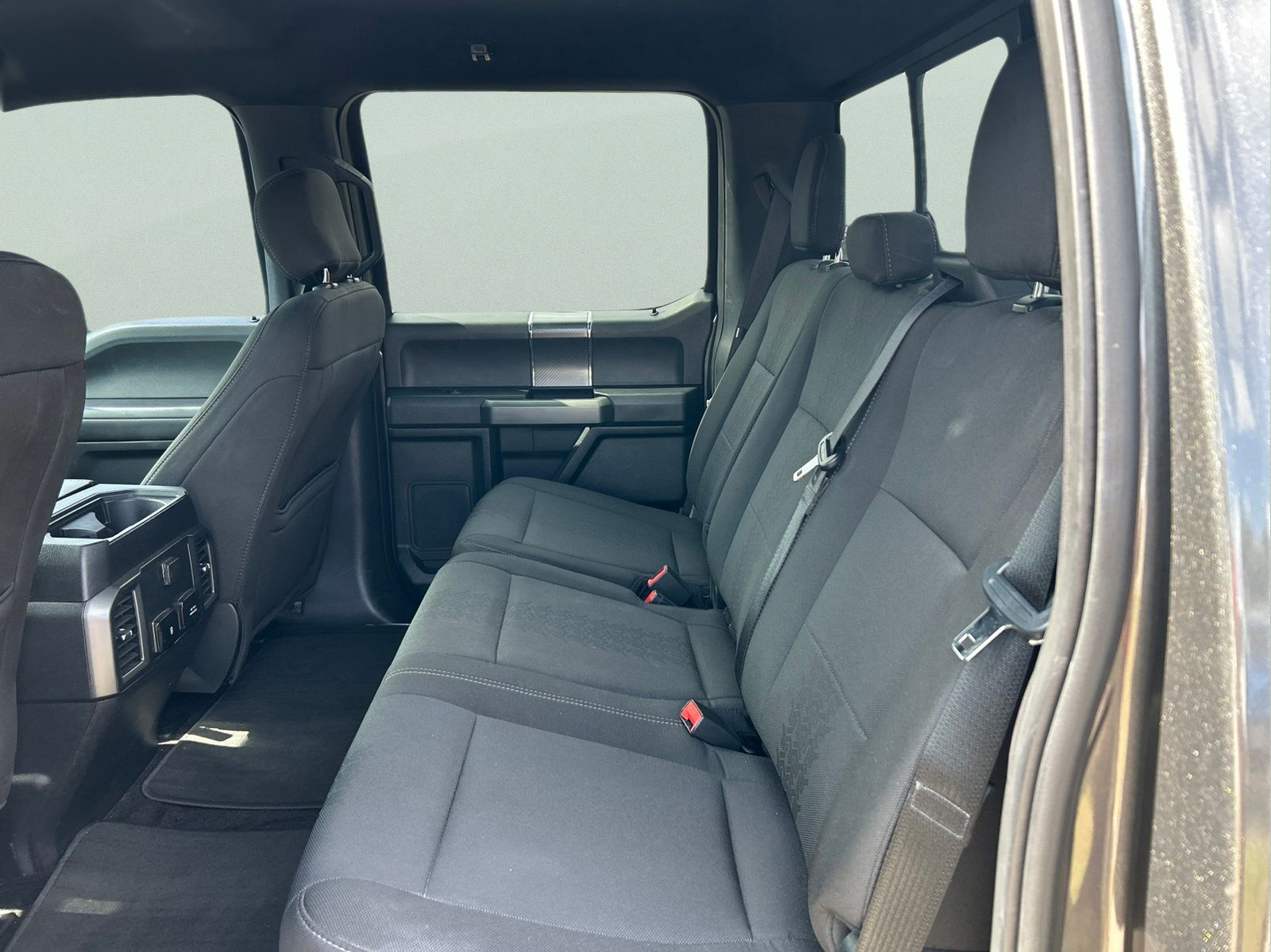 Used 2018 Gray Ford XLT image 10