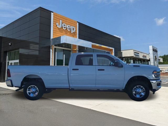 New 2026 Bright White Clear-Coat Exterior Paint RAM Tradesman image 9