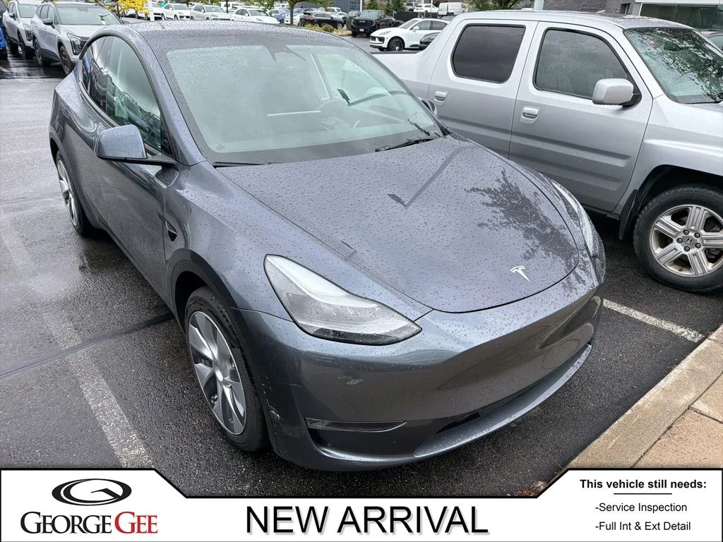 2023 Tesla Model Y Long Range Dual Motor All-Wheel Drive's photo