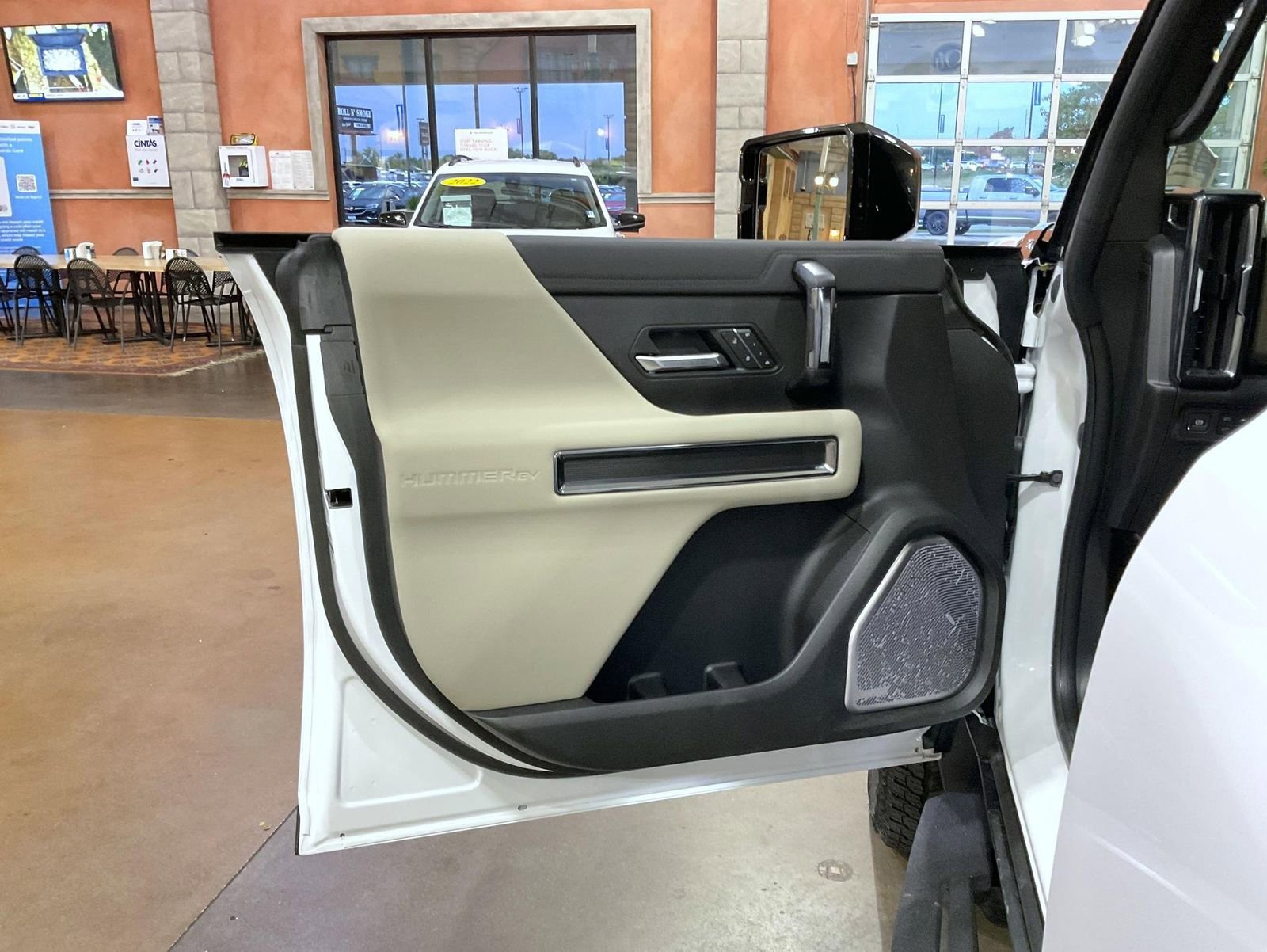 2026 GMC HUMMER EV 2X - Photo 9