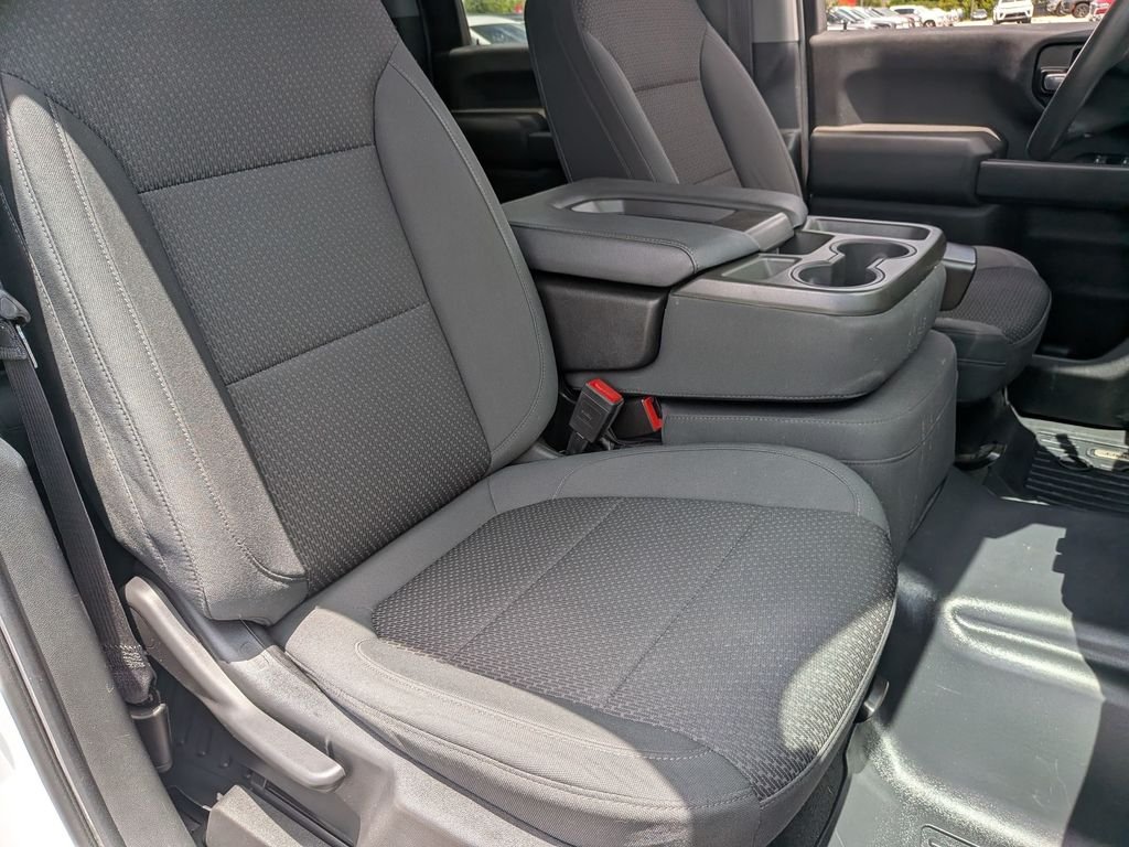 Used 2022 White Chevrolet Custom image 25