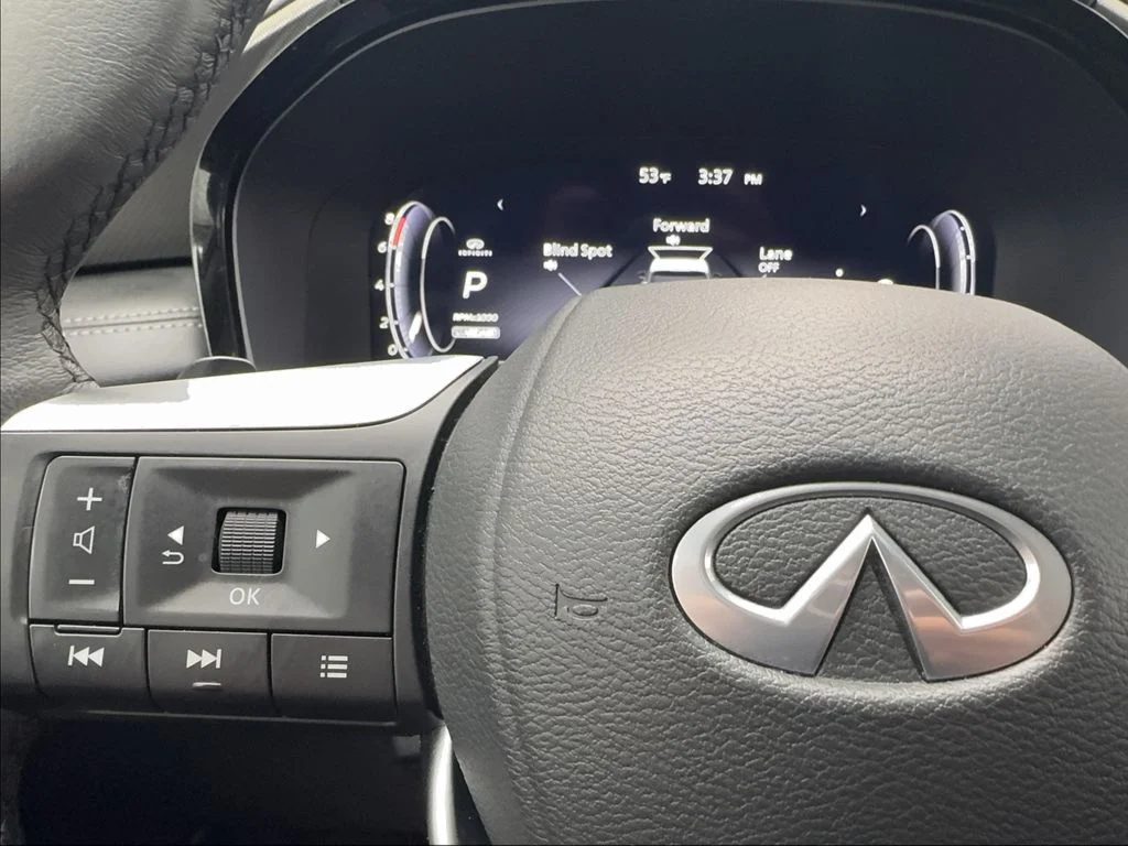 Used 2025 Gray INFINITI LUXE image 50
