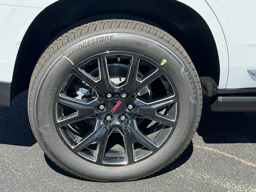 2026 GMC Yukon Denali - Photo 17