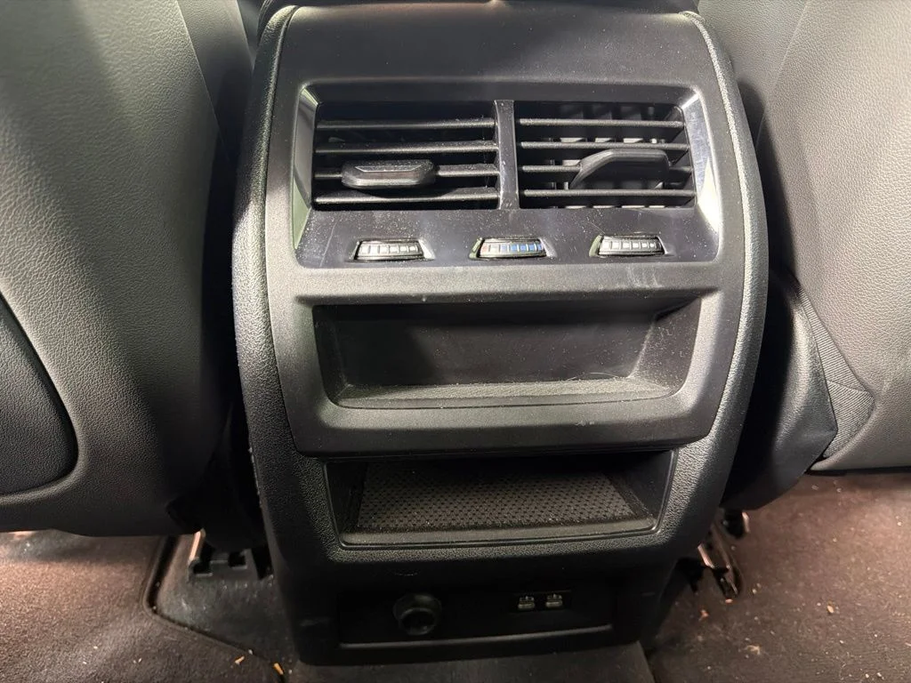 Certified Used 2024 White BMW xDrive40i image 17