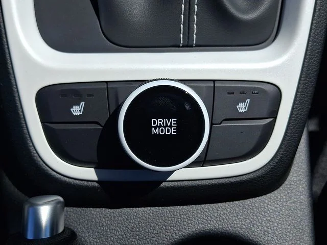 New 2026 White Hyundai SEL image 17