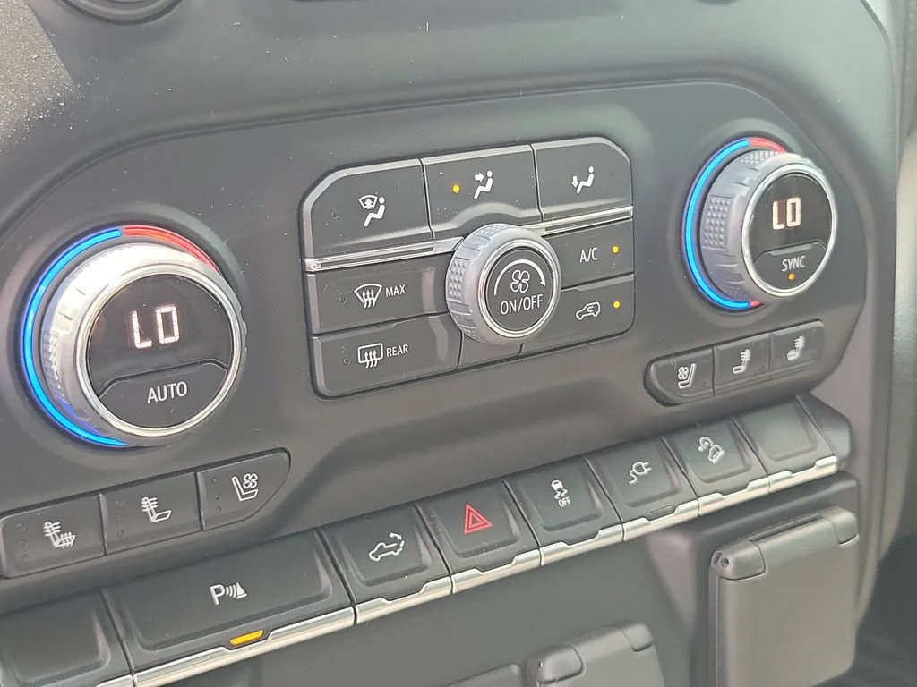 2022 Chevrolet Silverado 2500HD LTZ - Photo 18