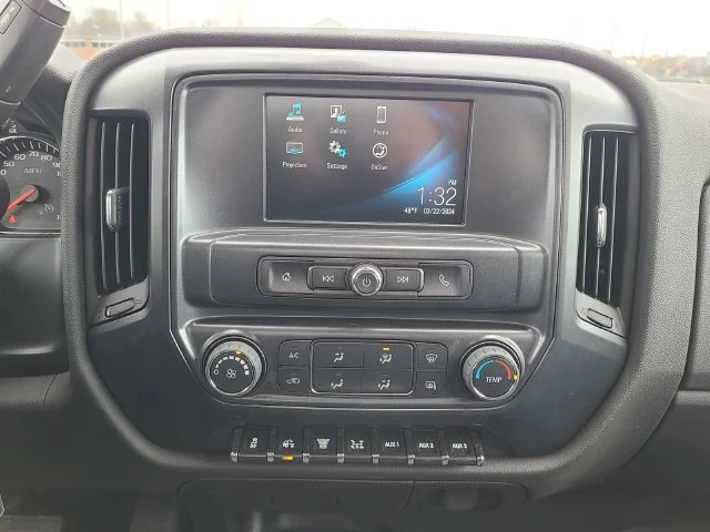 Used 2023 White Chevrolet 1WT image 19