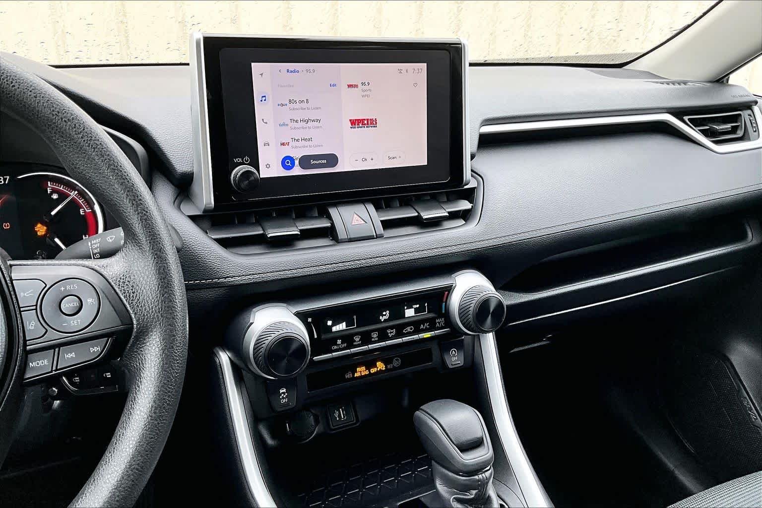 Used 2025 Ice Toyota LE image 7