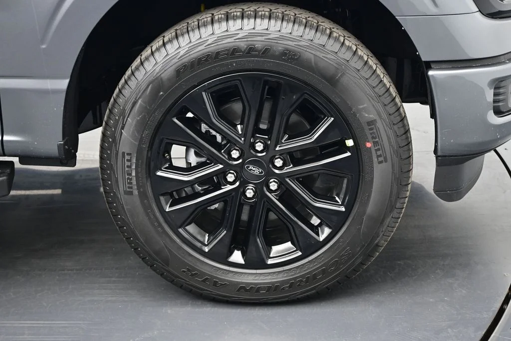 New 2026 Carbonized Gray Metallic Ford XLT image 23