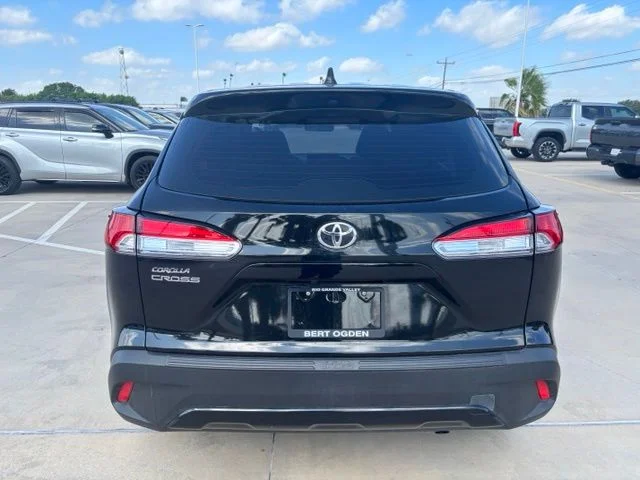 Used 2025 Black Toyota L image 5