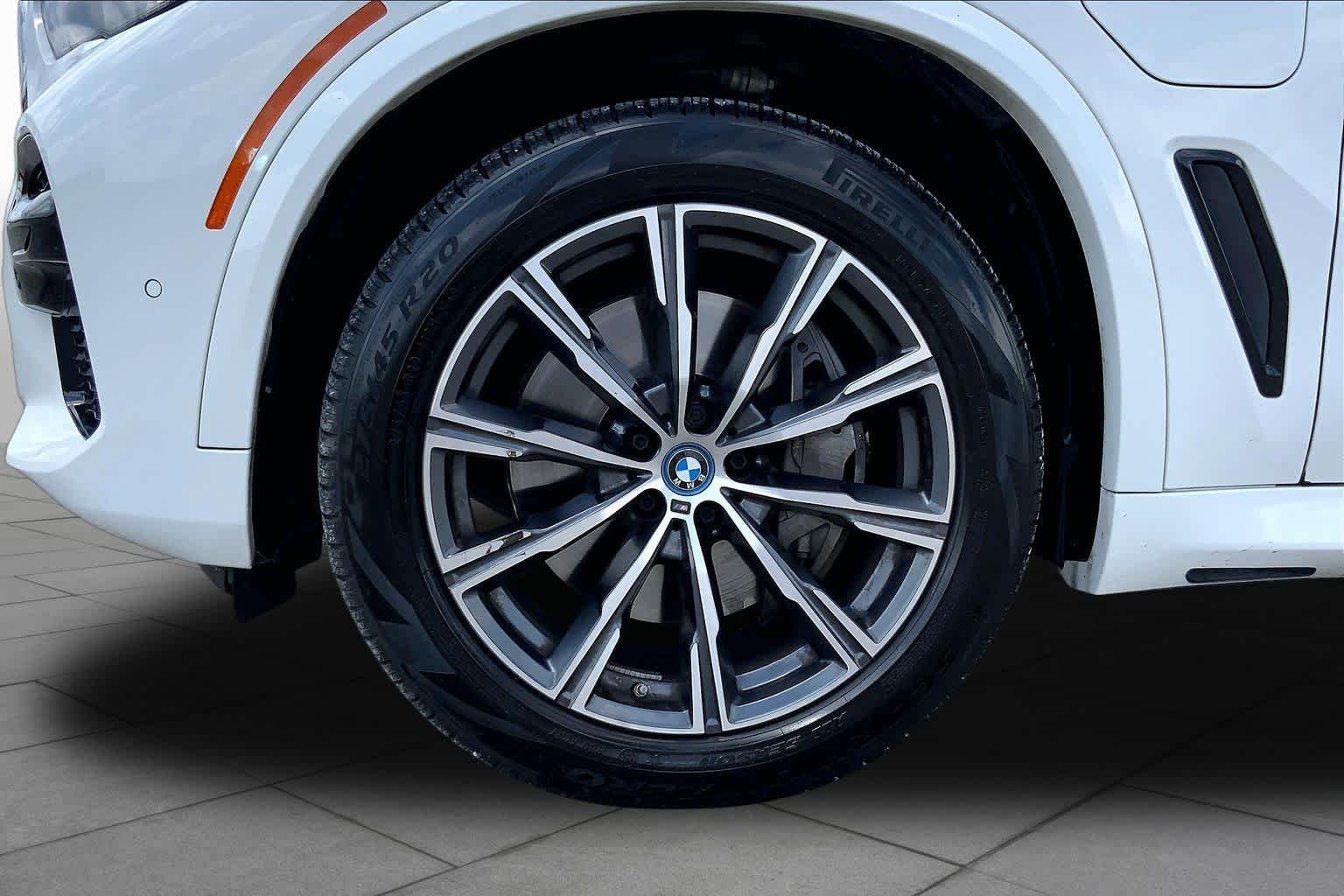 Used 2023 Alpine White BMW xDrive45e image 11
