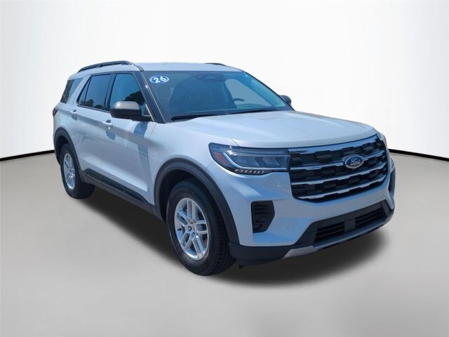 New 2026 Space White Metallic Ford Active image 7