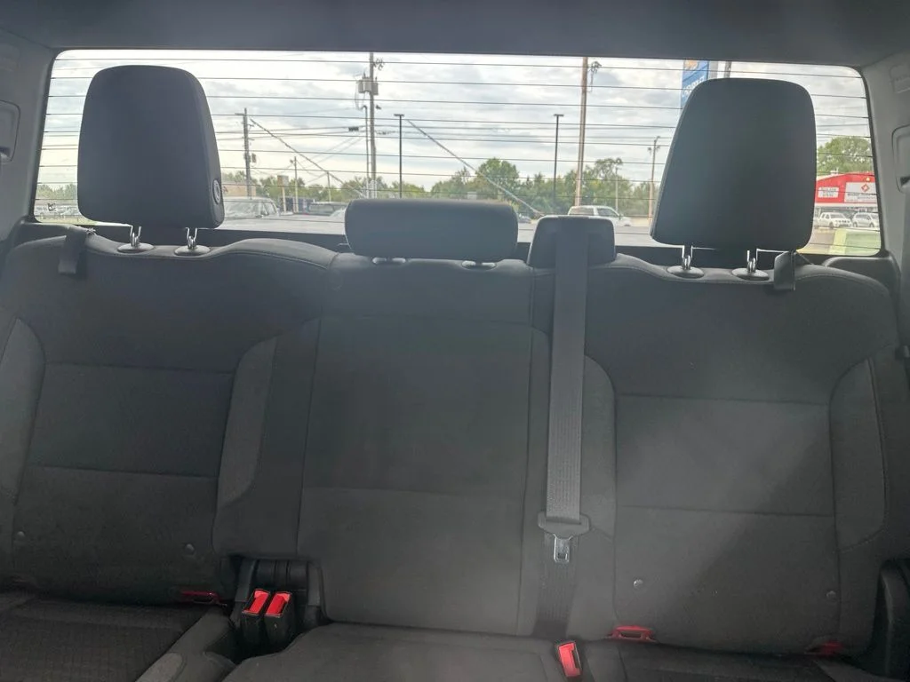 Used 2022 Red Chevrolet Custom image 19