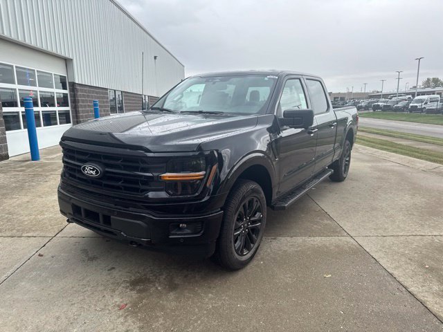 New 2026 Agate Black Metallic Ford XLT image 9