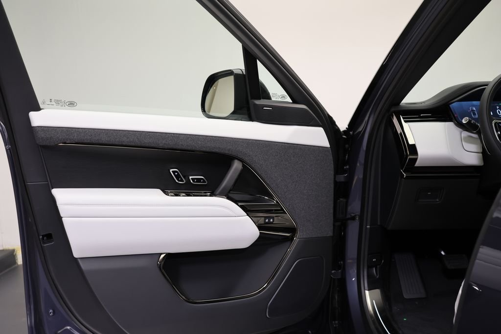 New 2026 Varesine Blue Land Rover SE image 25