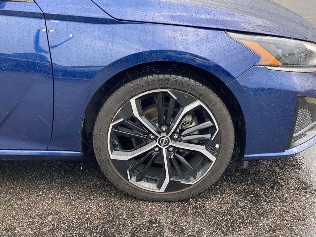 2024 Nissan Altima SR - Photo 10