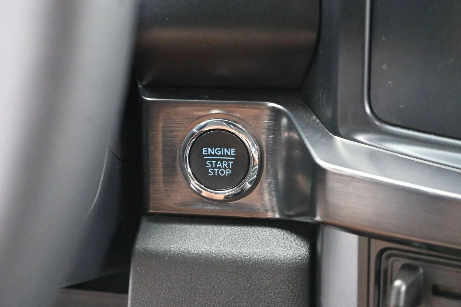 Used 2025 White Ford XL image 27