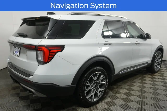 New 2027 Avalanche Gray Ford Platinum™ image 3