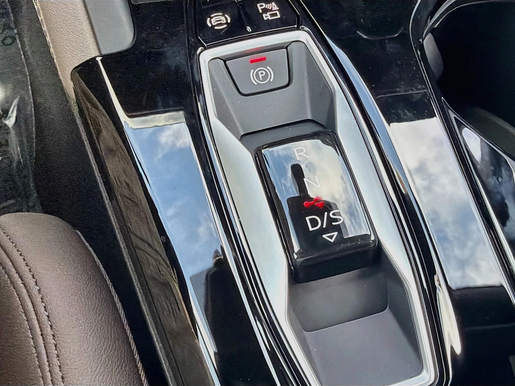 New 2026 Glacier White Metallic Audi Premium Plus image 29