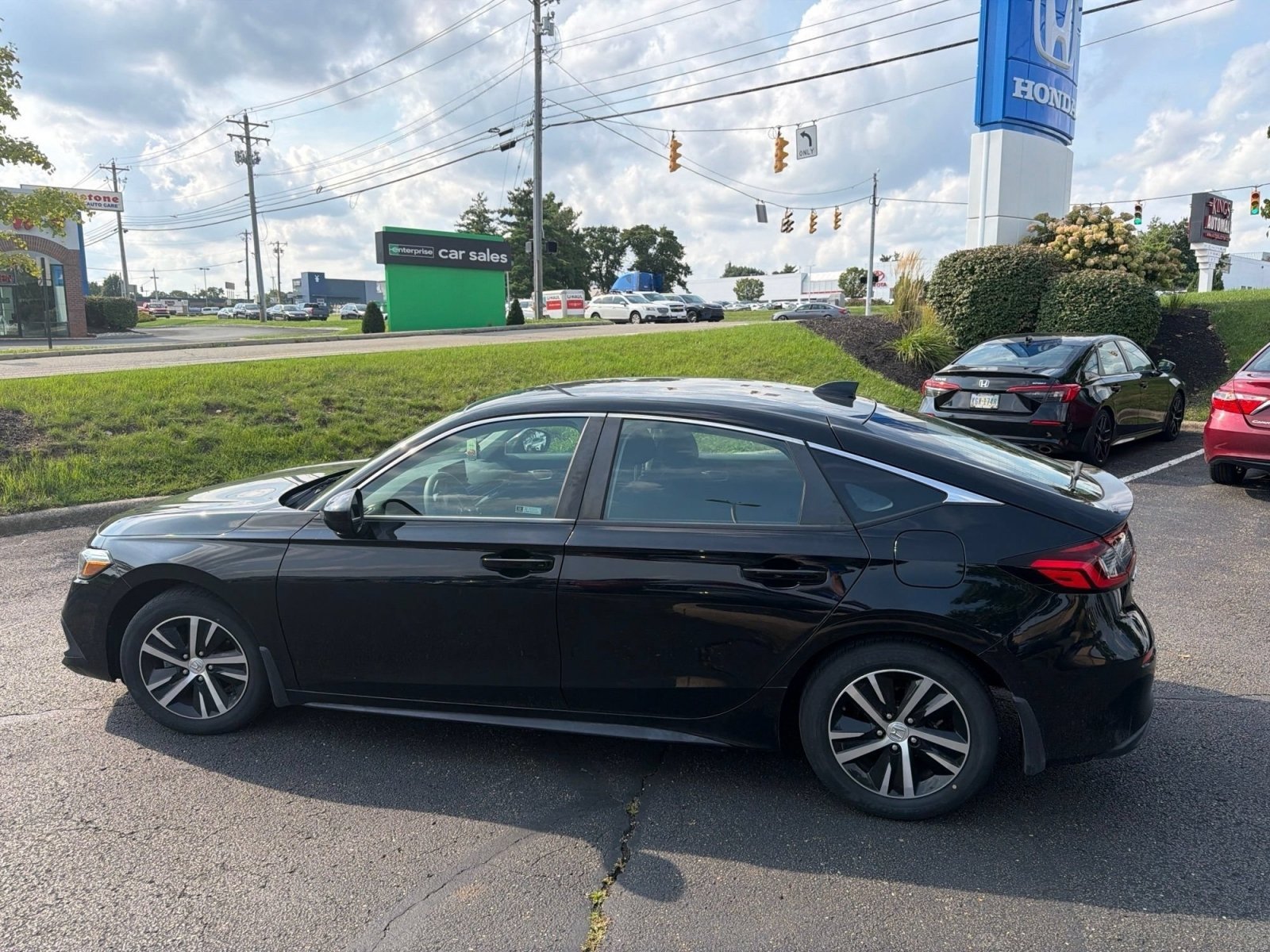 Certified Used 2023 Crystal Black Pearl Honda LX image 13