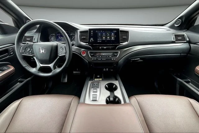 Used 2024 Red Honda EX-L image 9