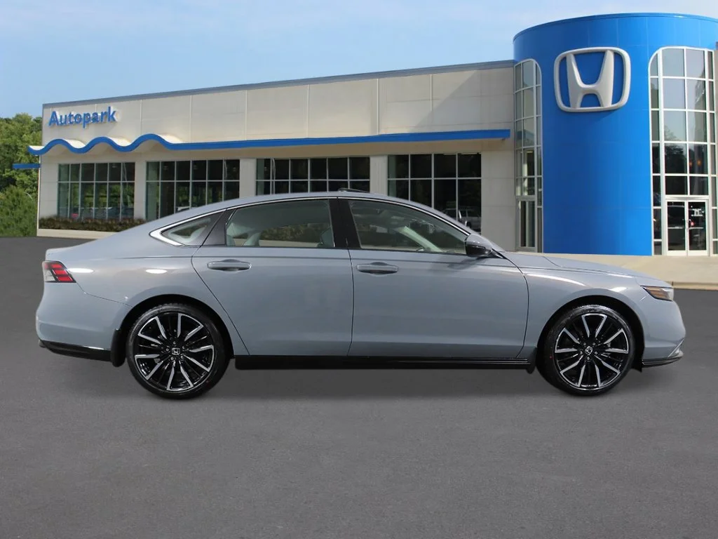 New 2026 Urban Gray Pearl Honda Touring image 6